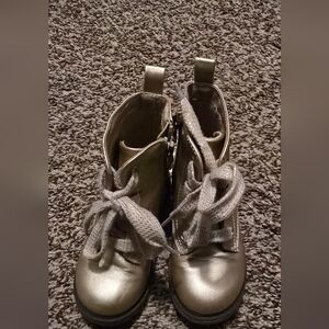 Cat and Jack size 8 boots